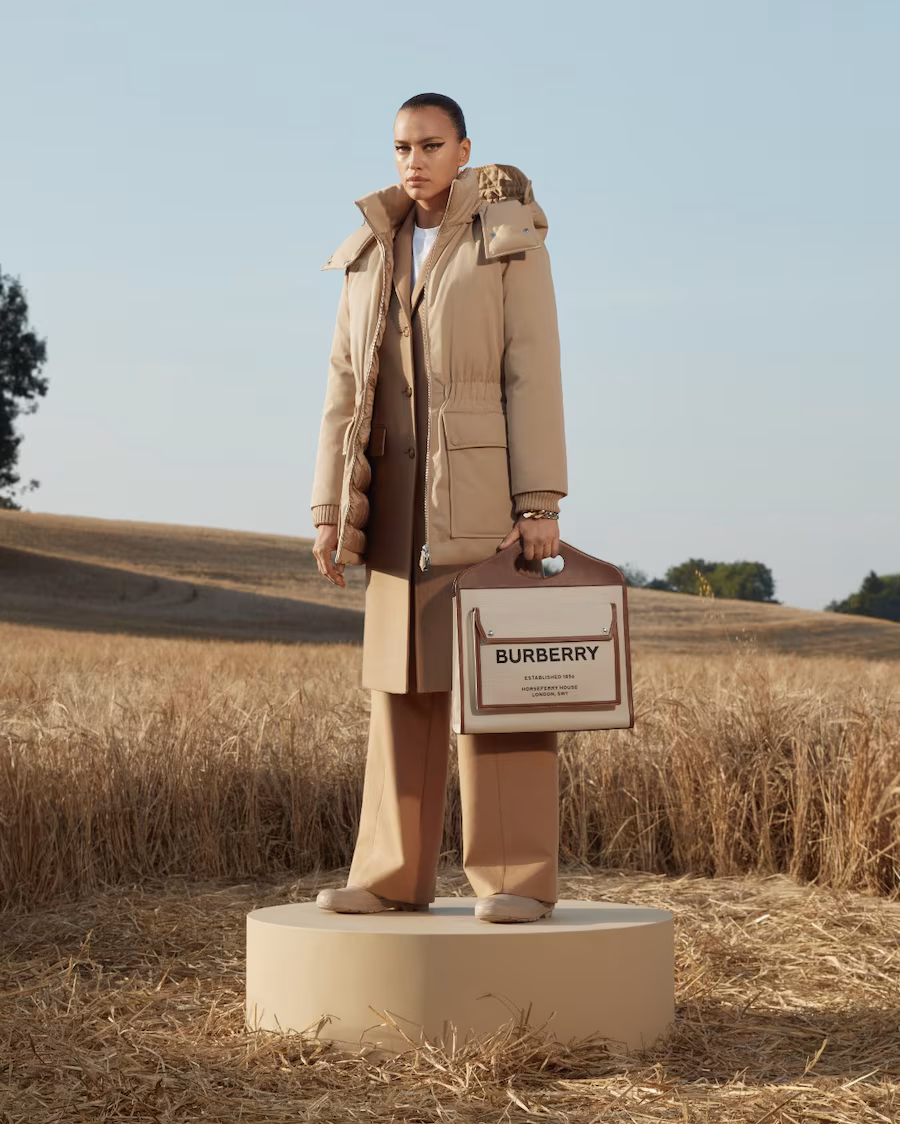 BURBERRY WINTER 2021/2022 CAMPAIGN — OPEN SPACES - Fashion casting by Seekers Casting Agency - Image 10